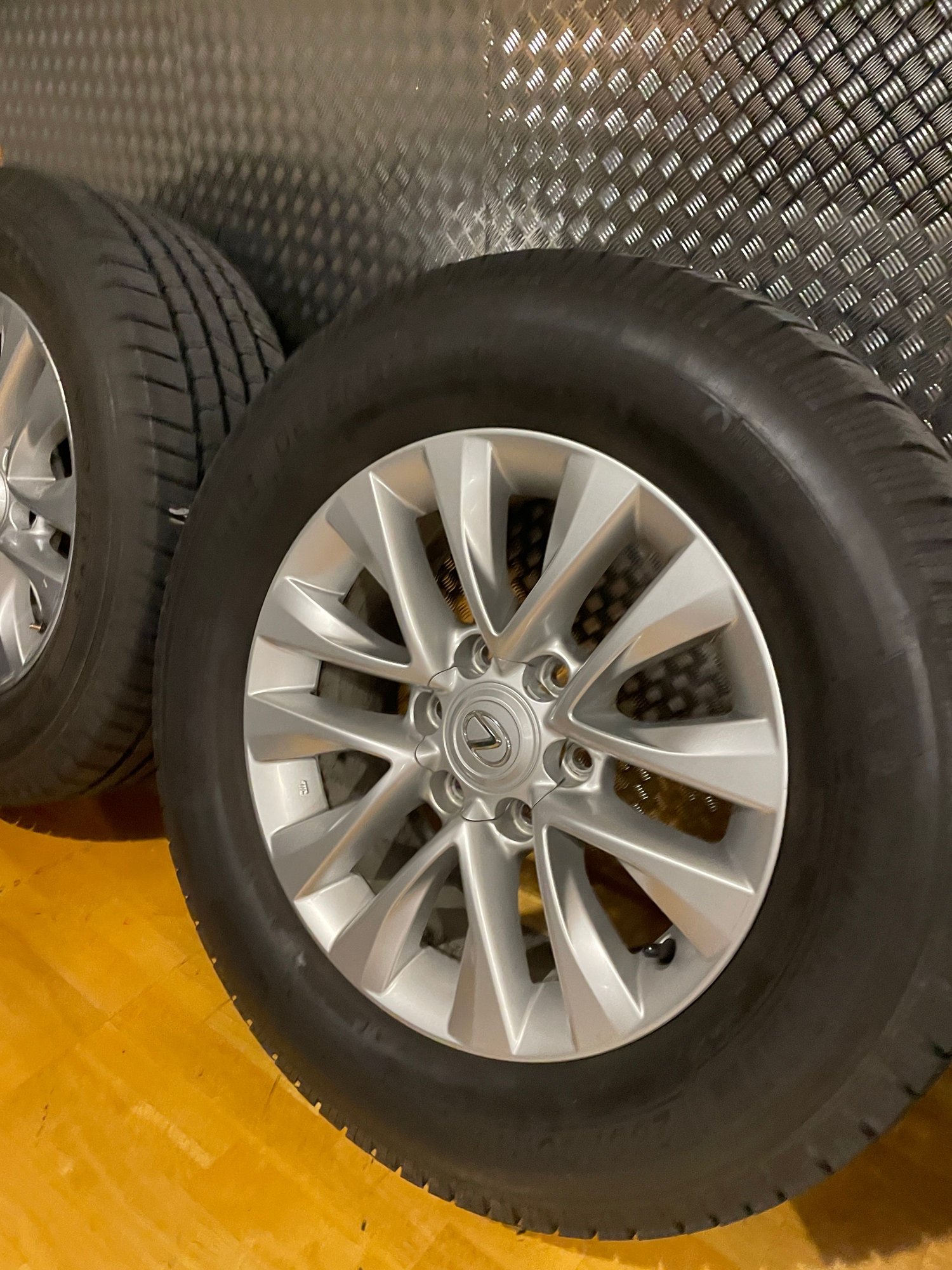 Wheels and Tires/Axles - (4) OEM 18” Wheel and Tire set for GX460 - Used - 2014 to 2023 Lexus GX460 - Commerce Township, MI 48382, United States
