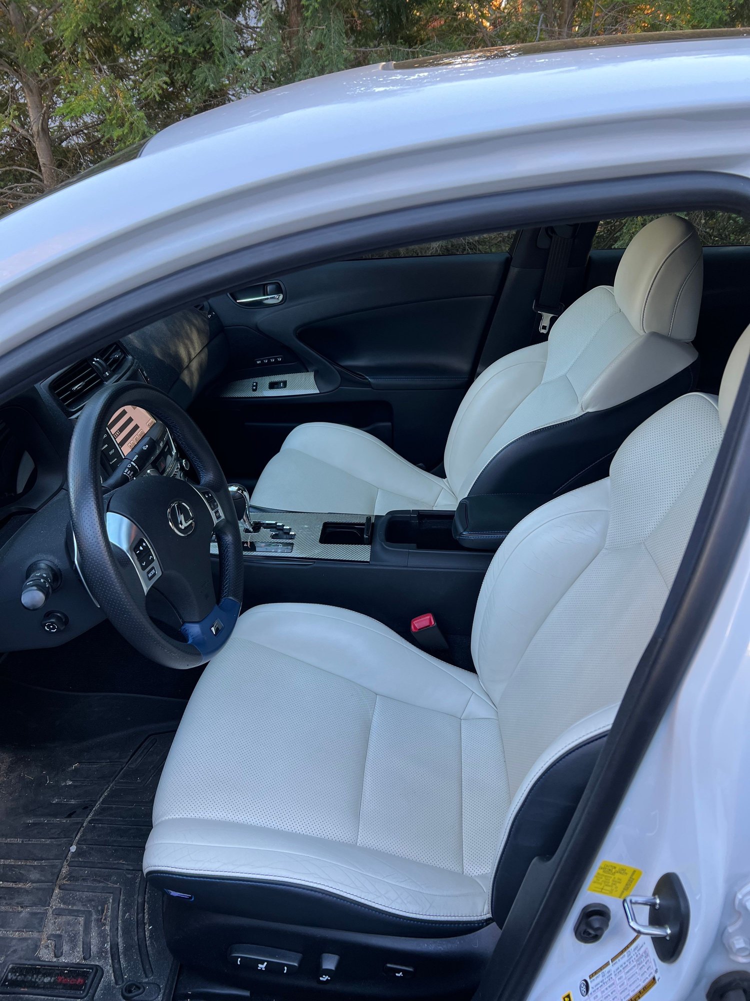 2012 Lexus IS F - MA: 2012 Lexus ISF | White/White | 35K miles - Used - VIN JTHBP5C20C5010189 - 35,700 Miles - 8 cyl - 2WD - Automatic - Sedan - White - Berkshire County, MA 01201, United States