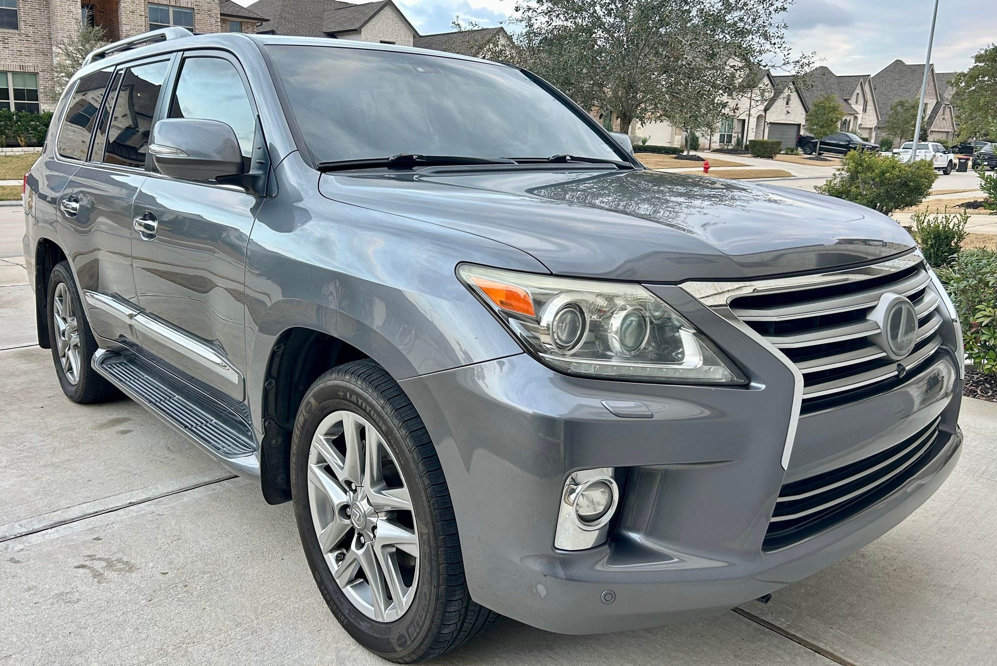 2015 Lexus LX570 - 2015 Lexus LX570 Nebula Grey Pearl - Used - VIN JTJHY7AX6F4172354 - 224,000 Miles - 8 cyl - 4WD - Automatic - SUV - Gray - Katy, TX 77494, United States