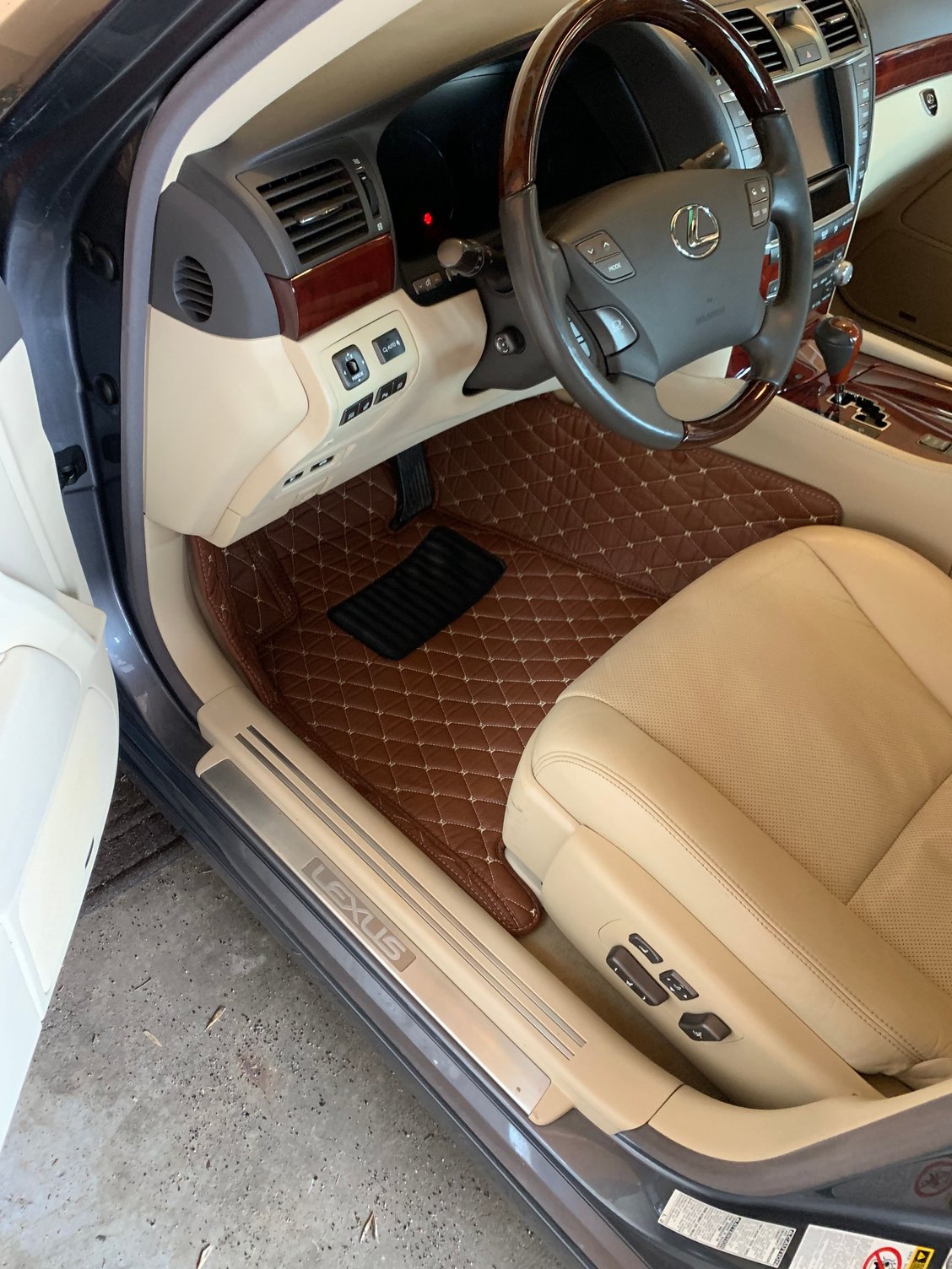 Diamond Car Mats (Tan w/ Tan Stitching) : r/LS430