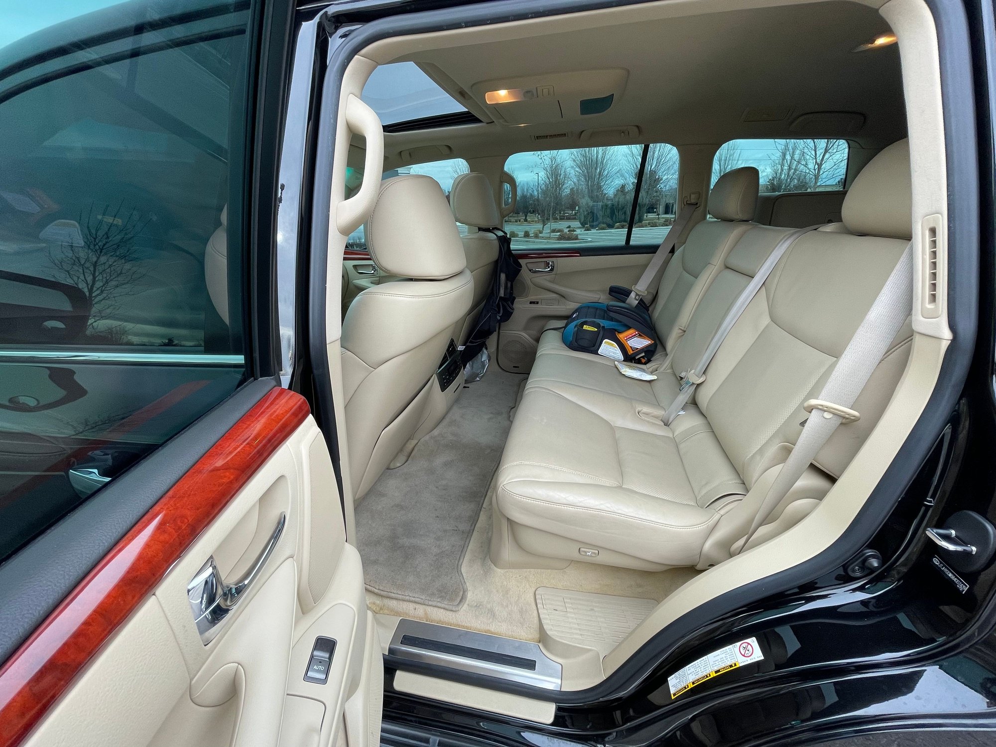 2008 Lexus LX570 - 2008 LX570 - 74k miles - Used - VIN JTJHY00W884007439 - 74,000 Miles - 8 cyl - 4WD - Automatic - SUV - Black - Meridian, ID 83642, United States