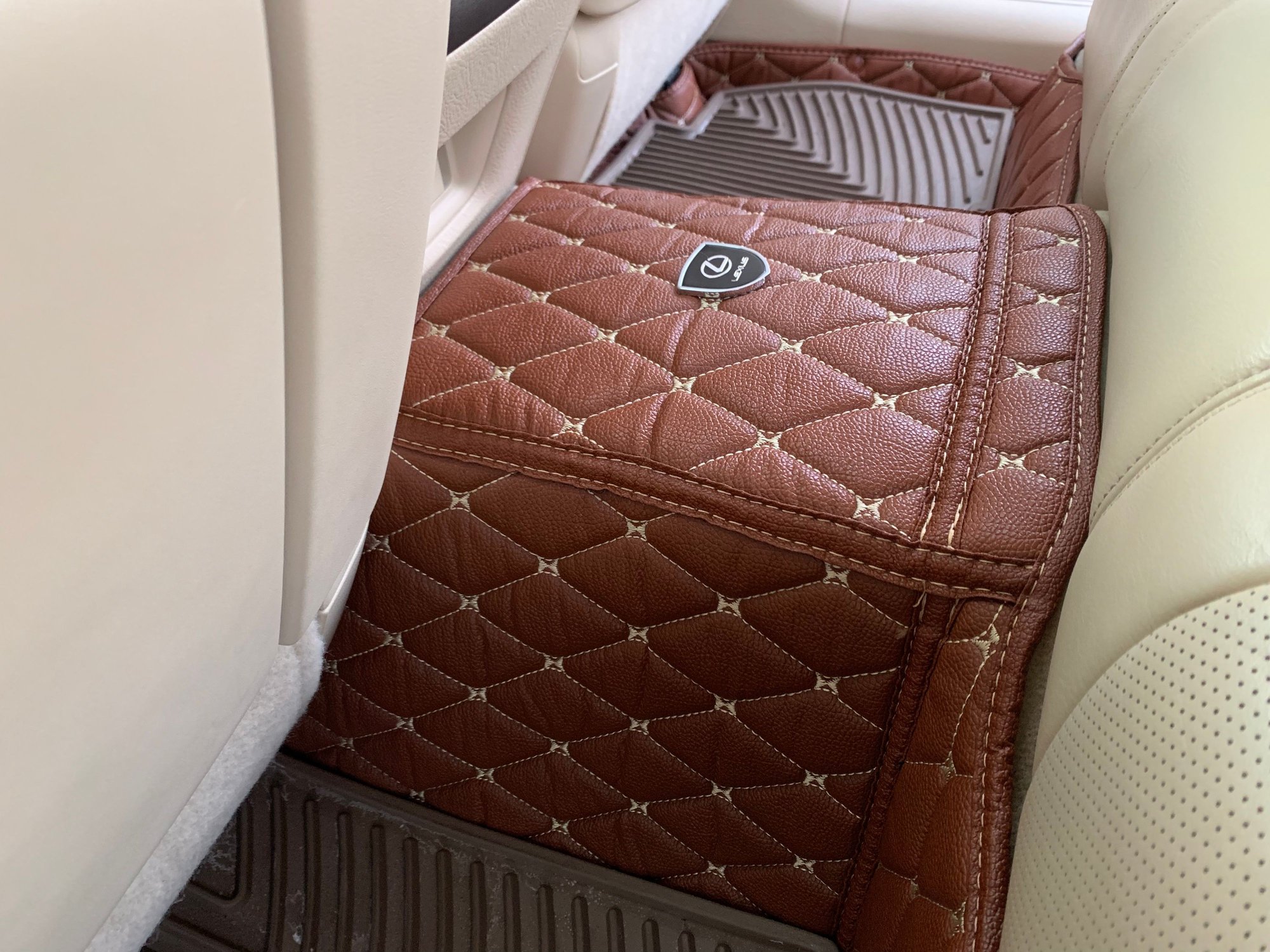 Diamond Car Mats (Tan w/ Tan Stitching) : r/LS430