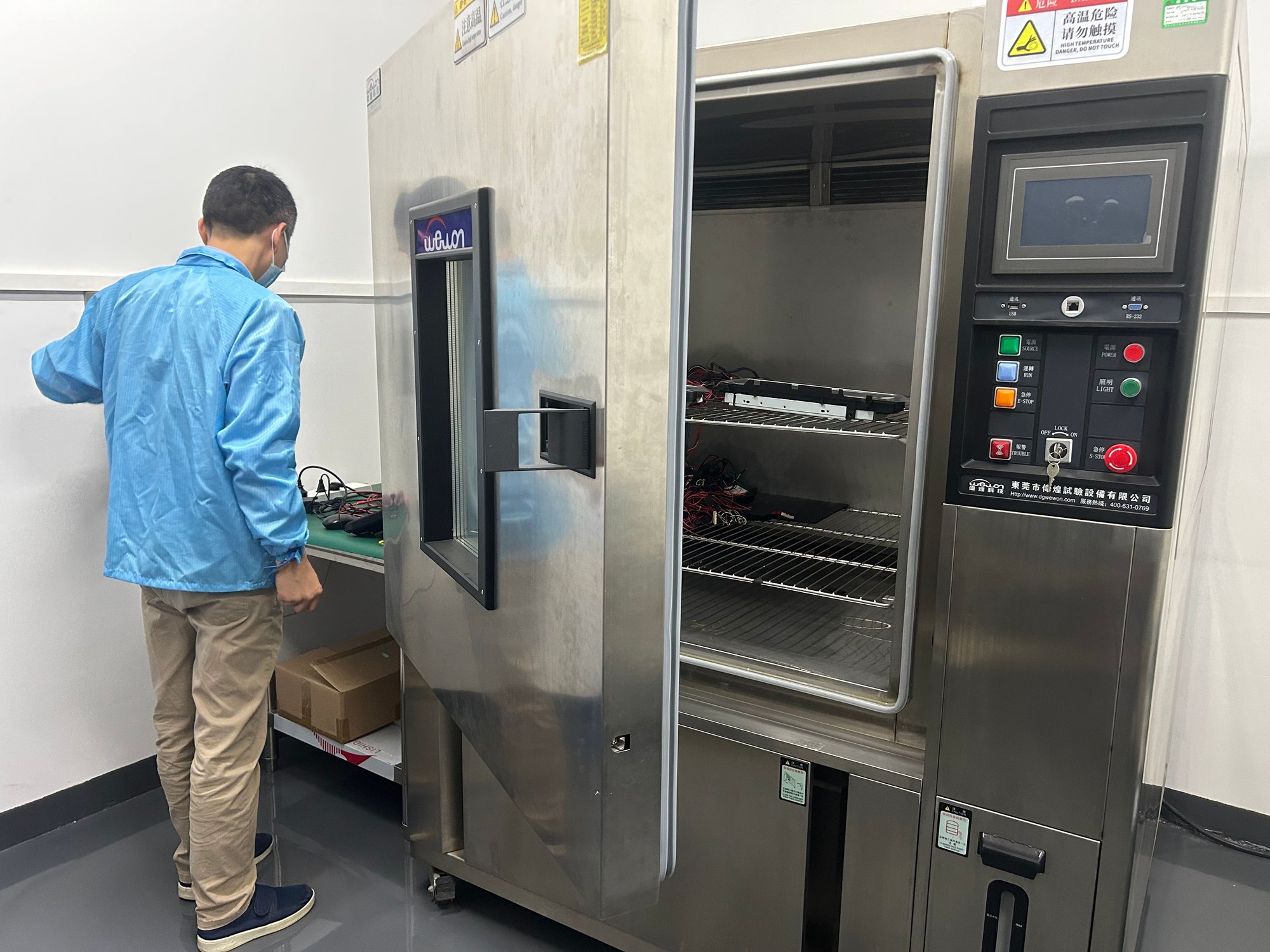 Electronics oven for testing equipment at extended high temps. 