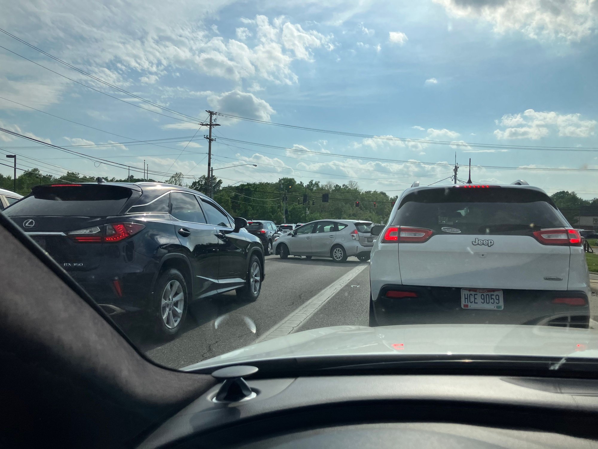Big brain moment right here. Turning in from a one way on the right of frame across three lanes into the leftmost lanes going the other way. 