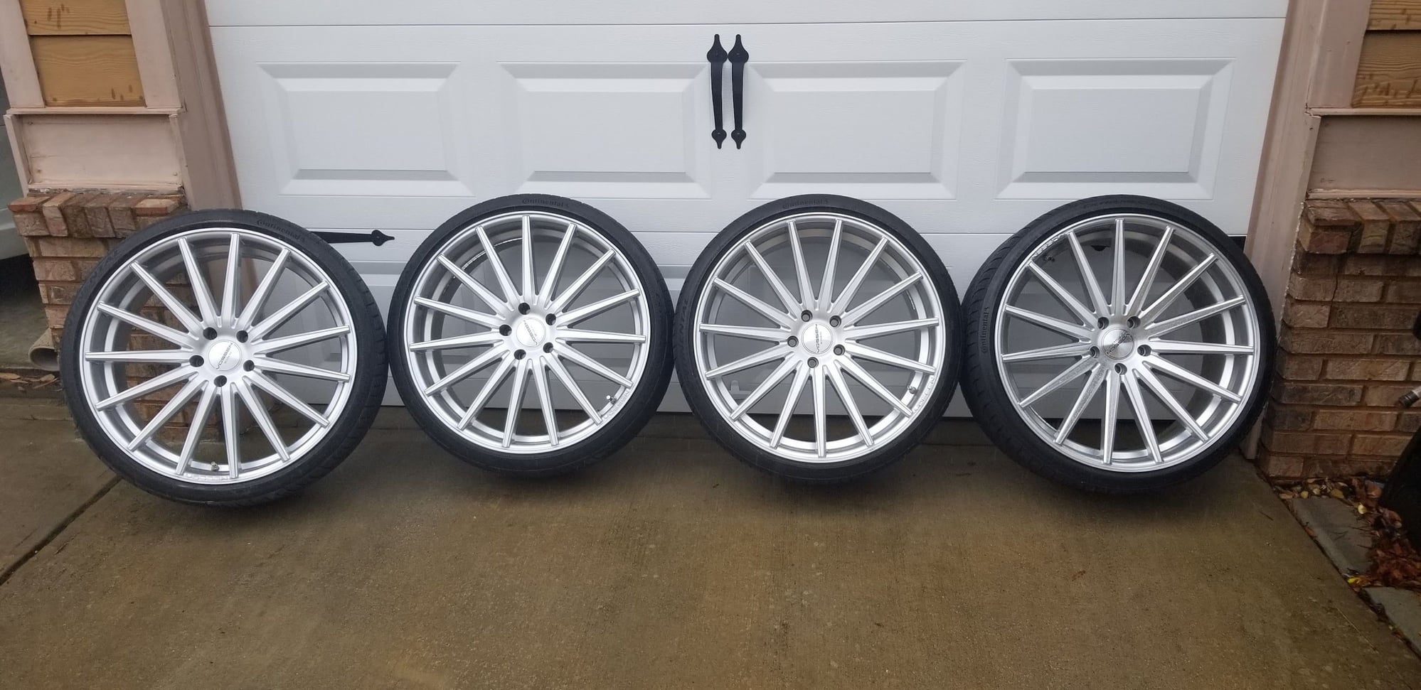 Wheels and Tires/Axles - FOR SALE: Set of 4 22 inch Vossen VFS2 Staggered wheels and tires - Used - Atlanta, GA 30317, United States