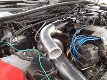 one final engine bay shot with the intake installed to see what the clearance for the distributor looks like