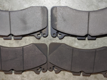 Top are the new pads.
Bottom are the old OEM pads.