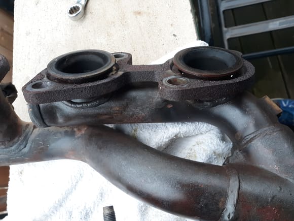 Right bank exhaust manifold rear ports.