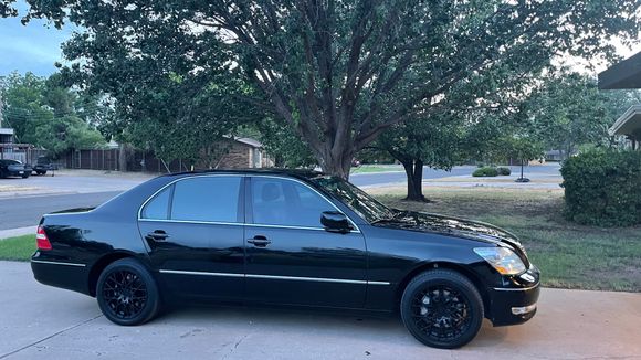 Also got the front windows tinted with some nice ceramic 