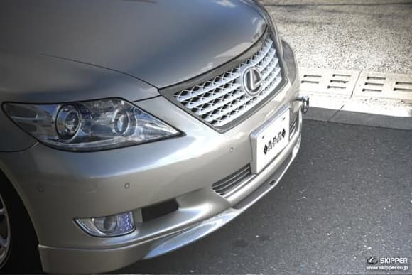 Front lip spoiler Silver Carbon
http://www.skipper.co.jp/products/aeroparts/ls003.php