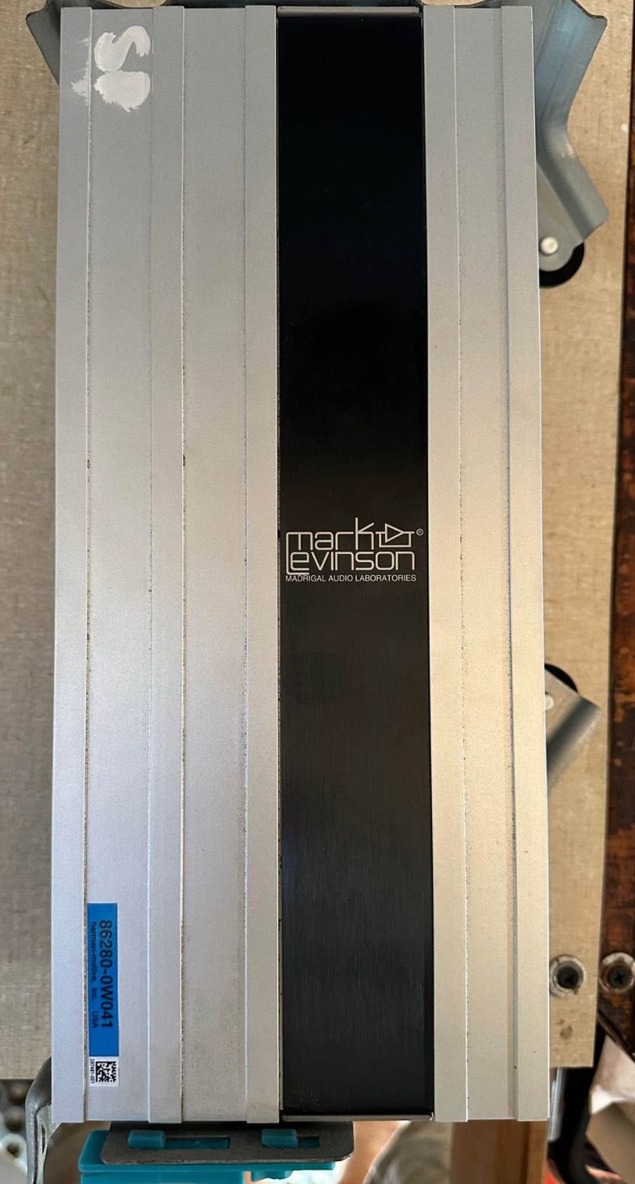 2001 LS430 amplifier 