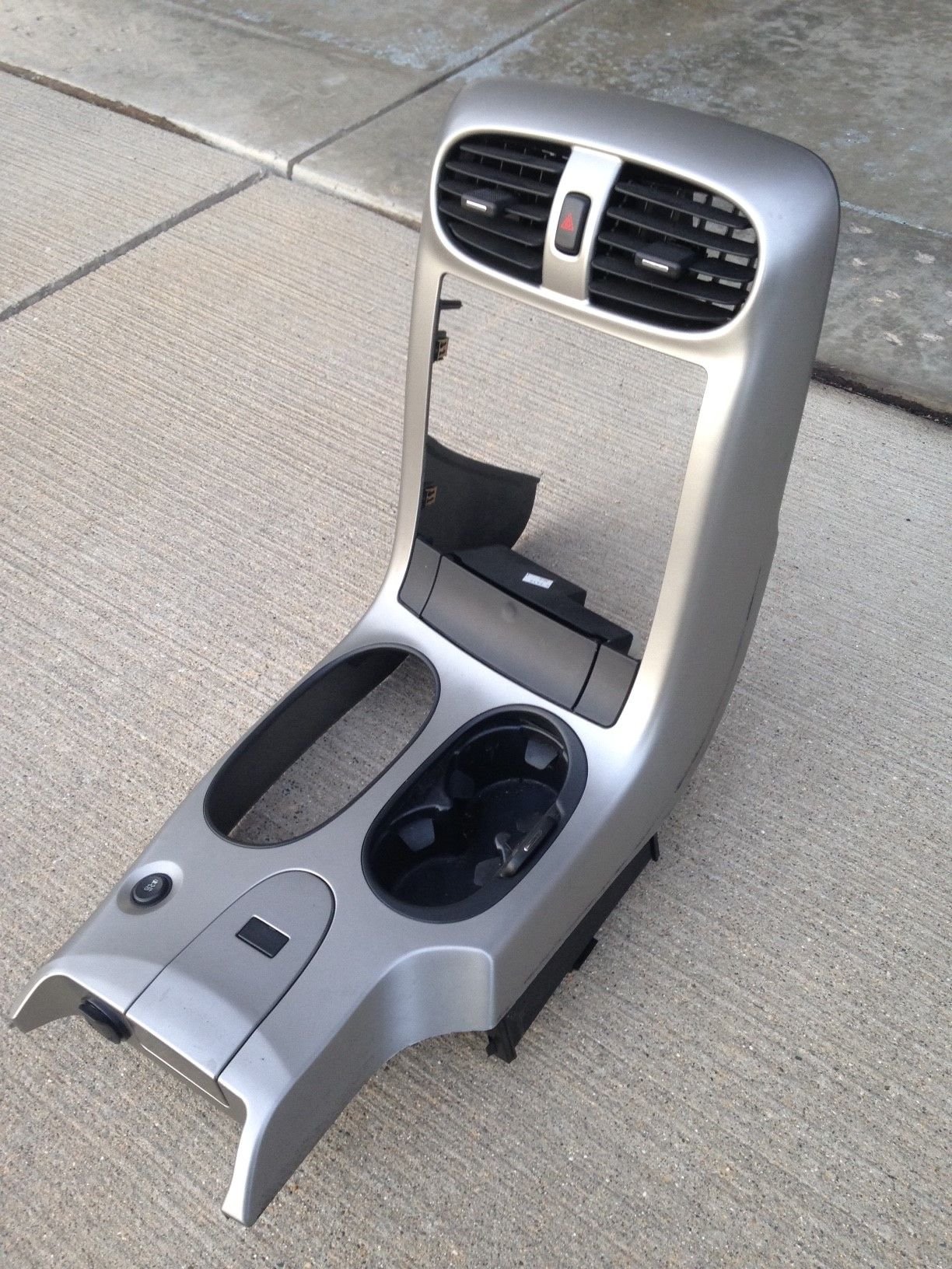 FS complete 2005 center console in good shape with everything