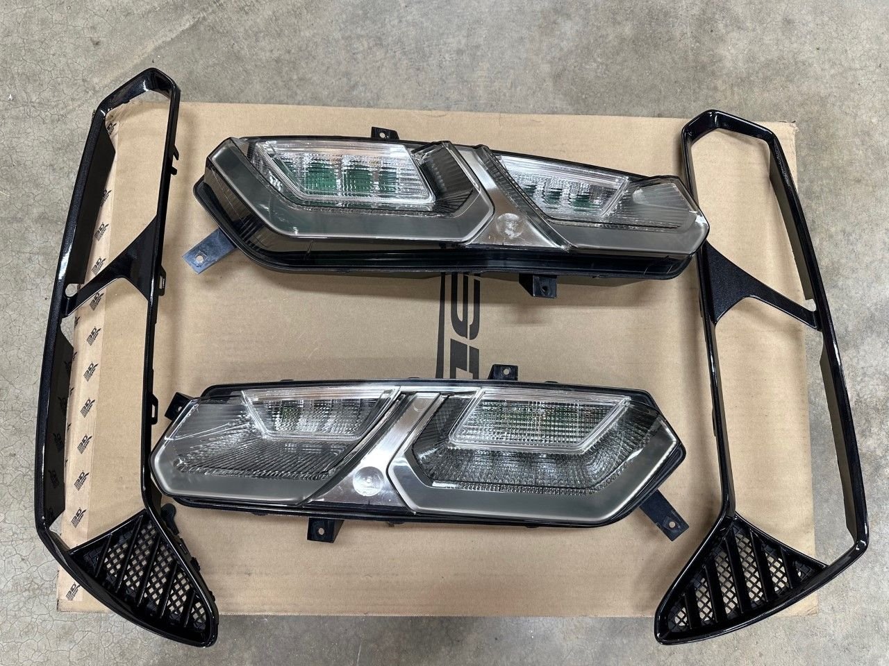 FS (For Sale) C7 Z06 Clear Tail Lights with Bezels CorvetteForum