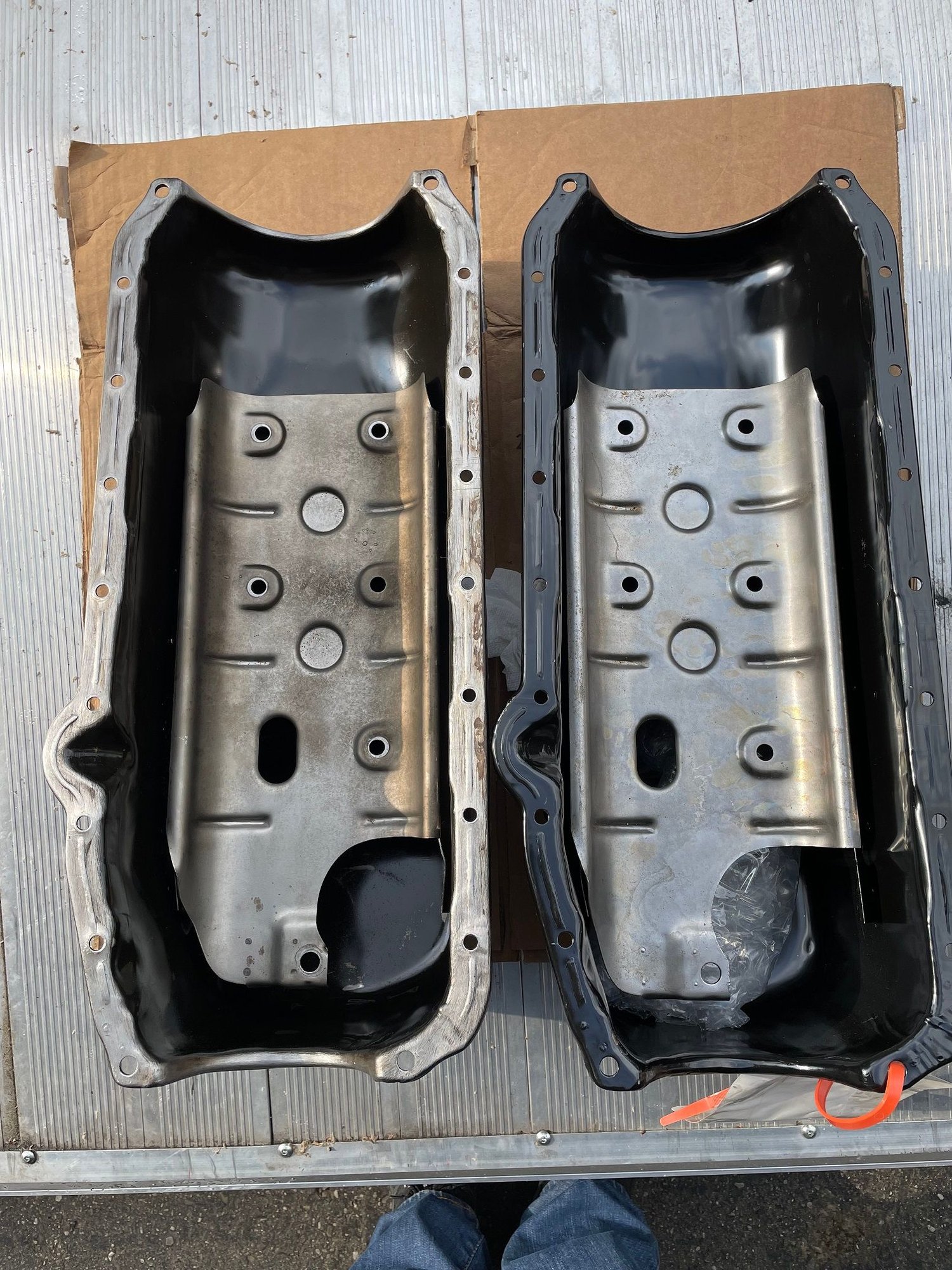 FS (For Sale) SOLD Chevy Performance SBC Z/28style Oil Pan, Windage