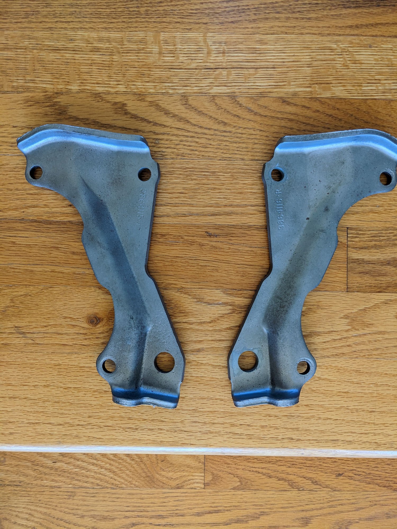 FS (For Sale) 196567 front caliper brackets NOS CorvetteForum