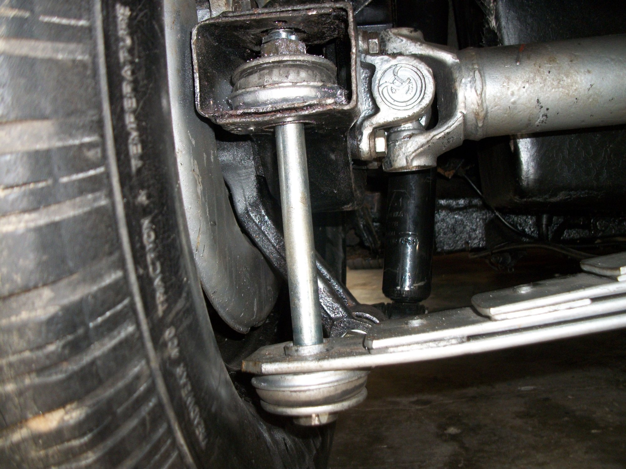 C3 GM leaf spring round metal bushing cup? CorvetteForum Chevrolet