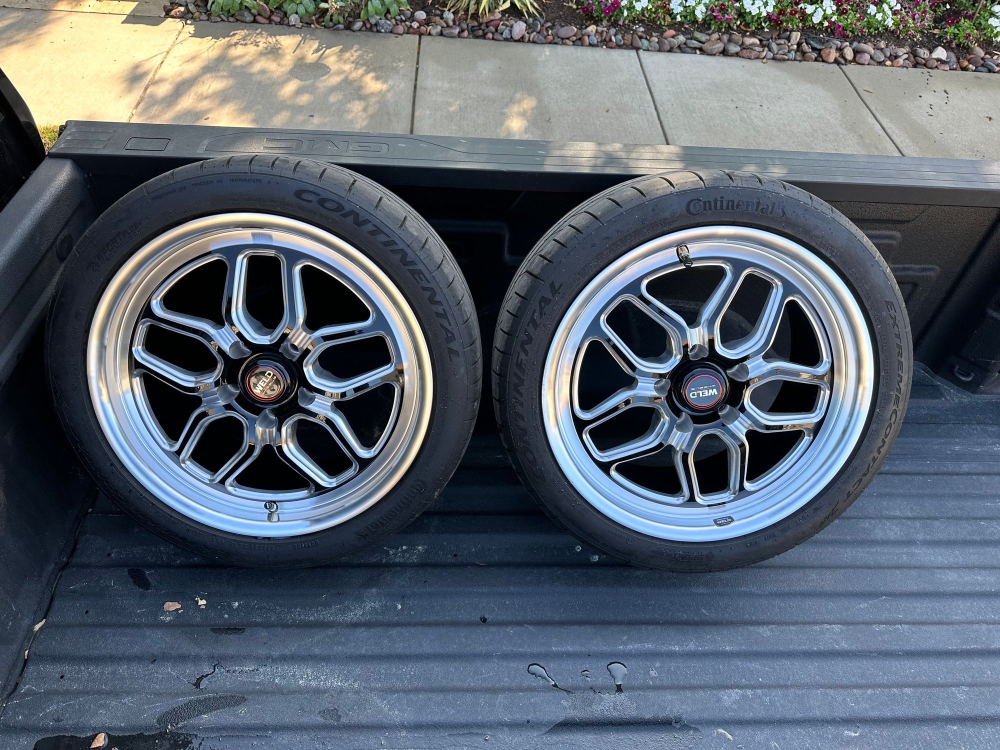 FS (For Sale) Weld Laguna 18x9.5 120.65 Front Wheels with Tires ...