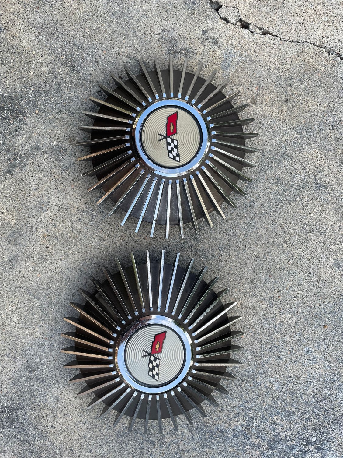 FS (For Sale) 82 Special Edition Hub Caps CorvetteForum Chevrolet