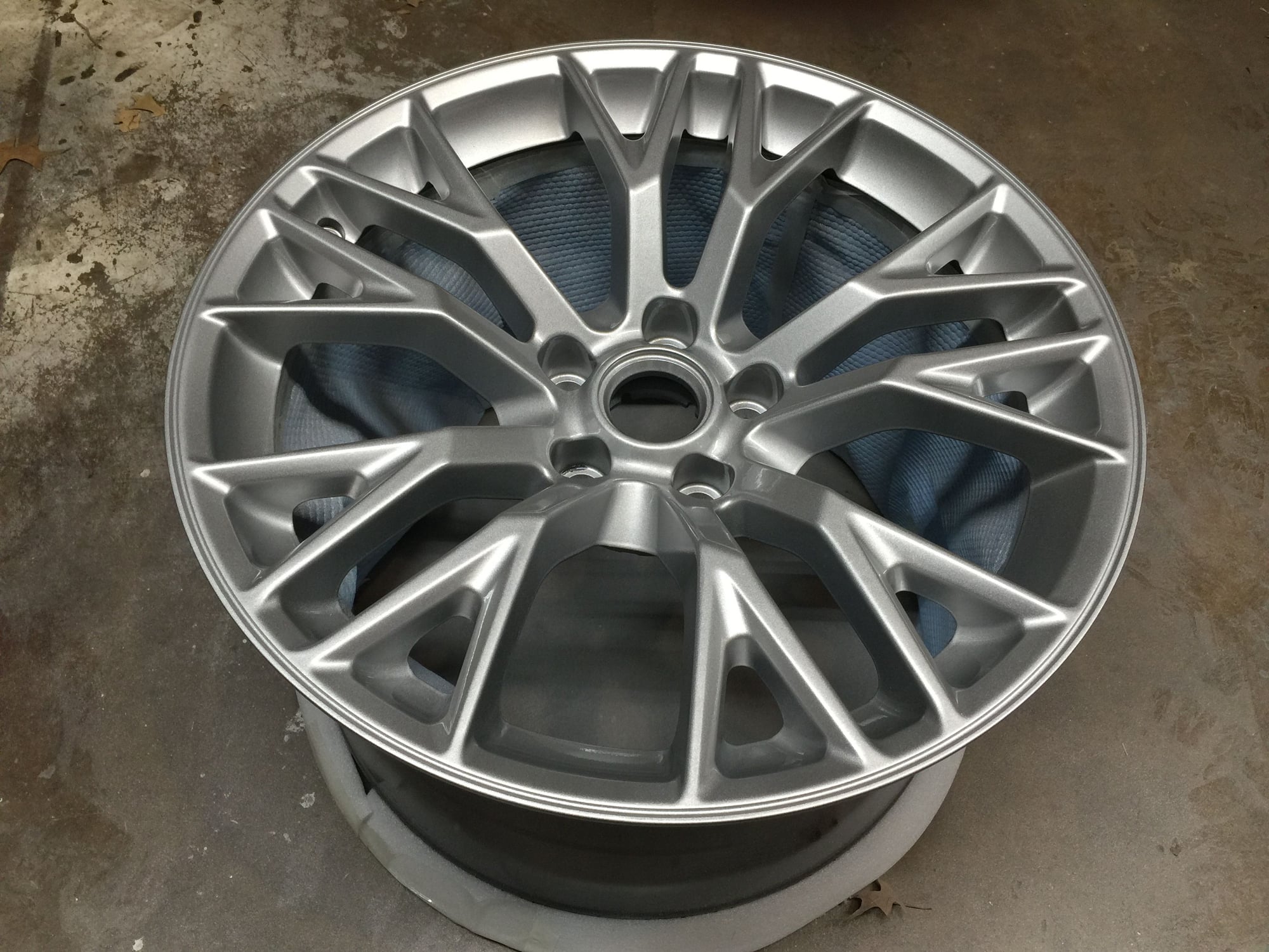 OEM Reconditioned 17X7.5 Alloy Wheel Sparkle Silver Full Face Painted 560-85260 