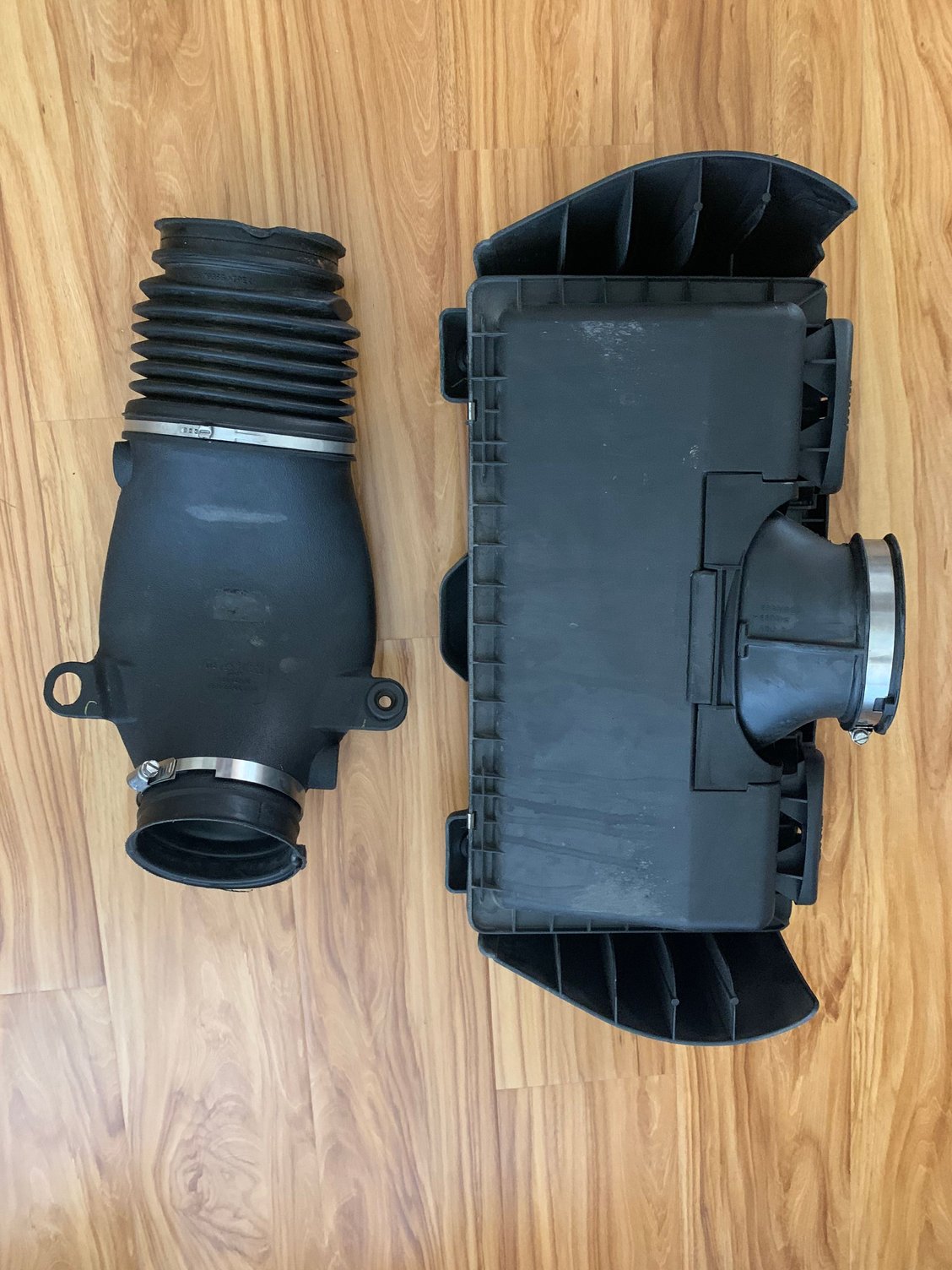 FS (For Sale) Selling C5 Corvette OEM Air Intake tube and Filter