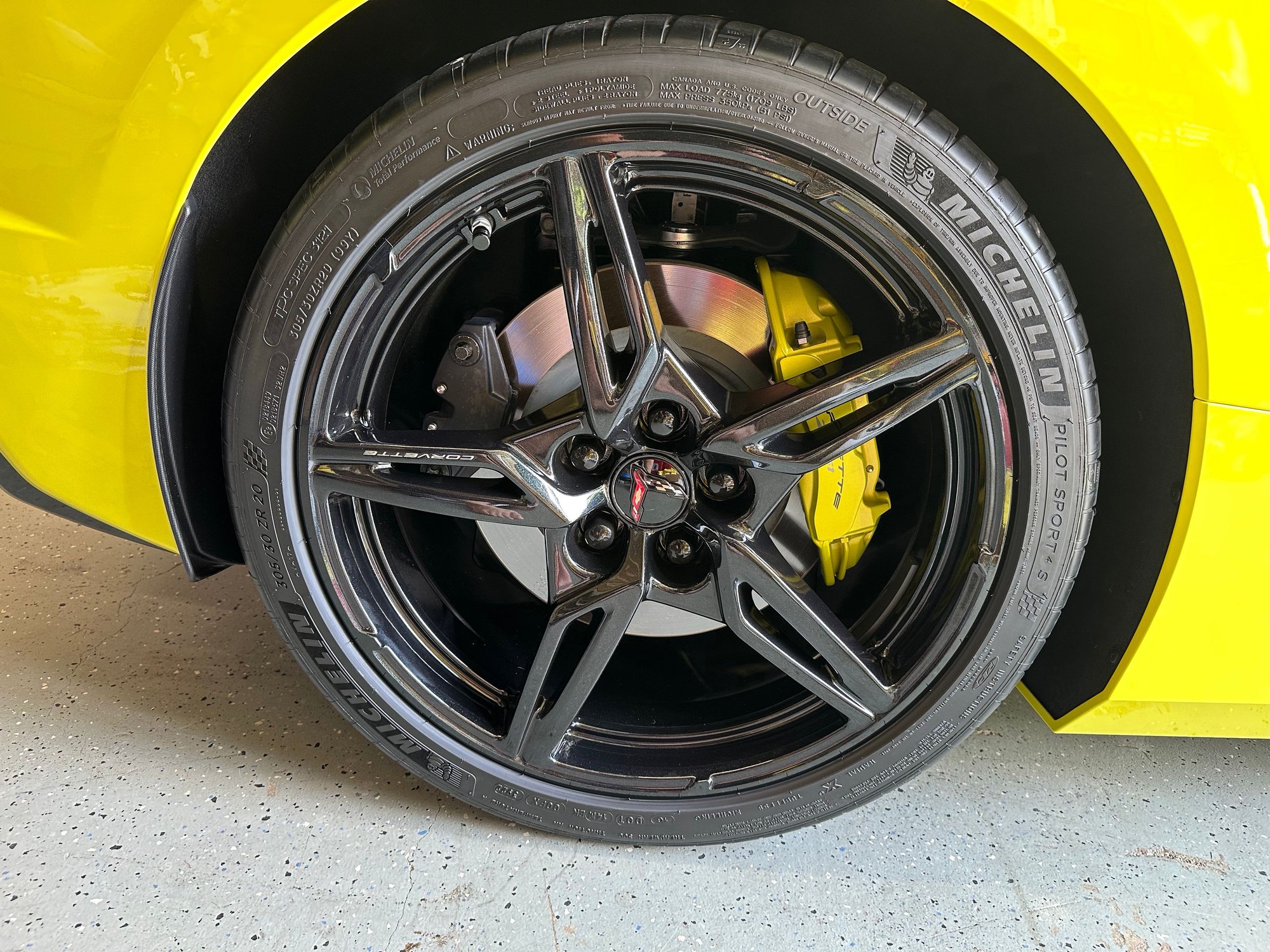 Yellow brake calipers CorvetteForum Chevrolet Corvette Forum Discussion