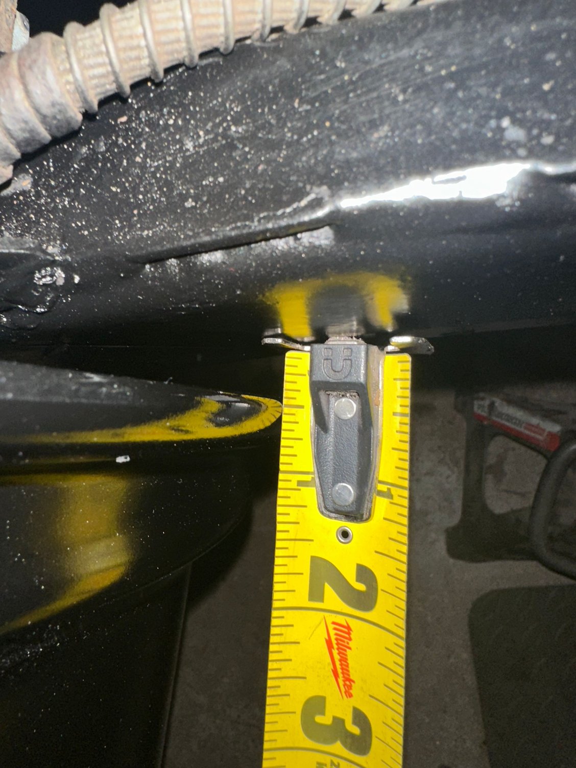 No spacer rim to trailing arm