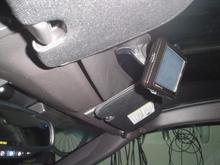 garmin nuvi suction cupped to the clear top