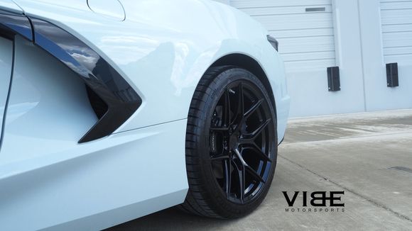 M580R Gloss Black