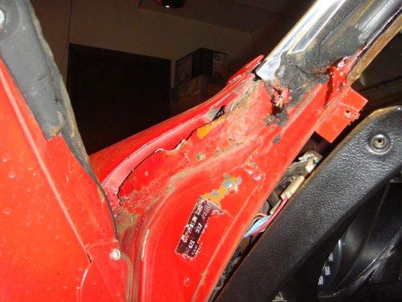 Drivers door pillar few clues