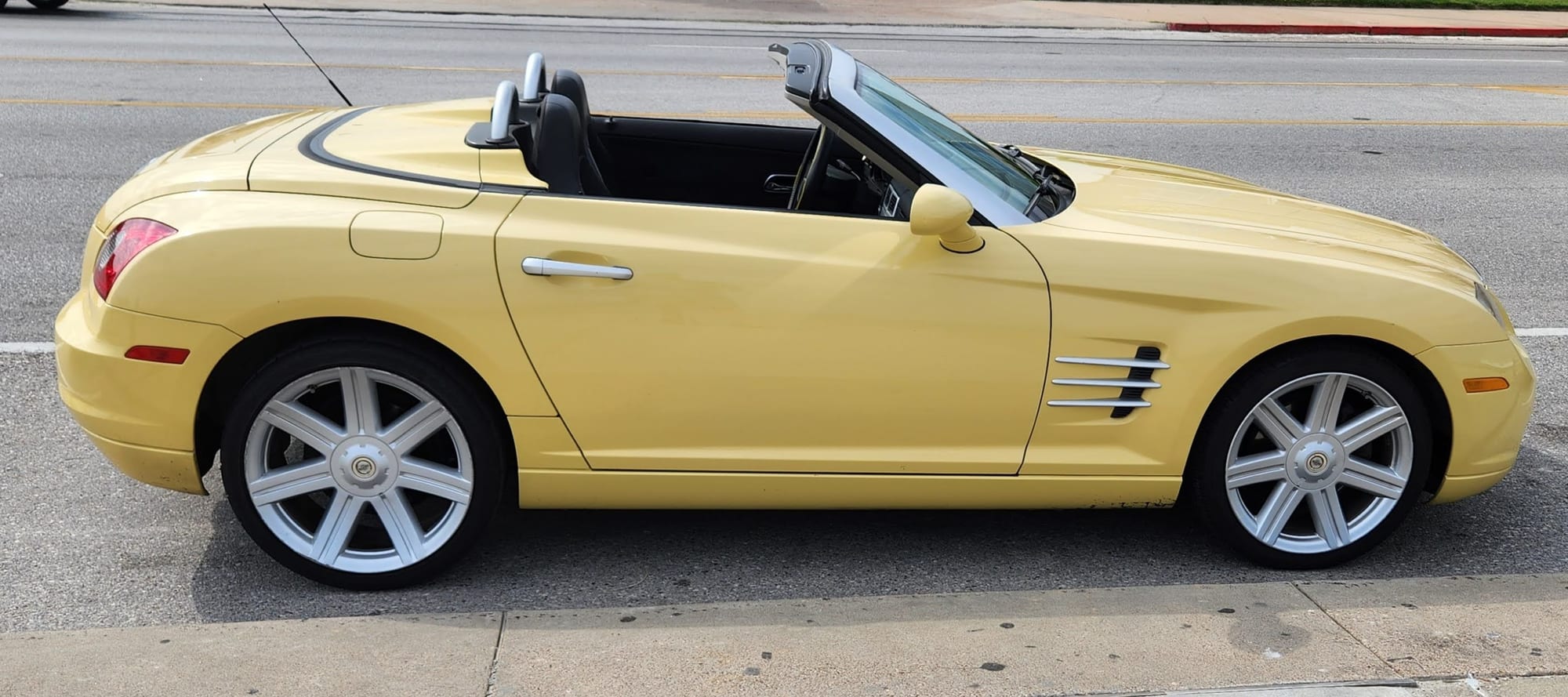 2005 Chrysler Crossfire - 05 Crossfire Roadster Limited - Yellow - Used - Galveston, TX 77550, United States