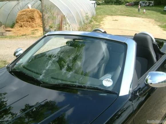 neew windshied surround1