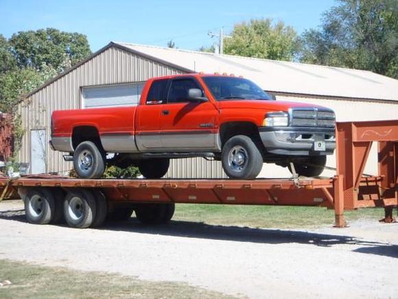 Picking up the truck off the side of the road. Throttle linkage came undone!