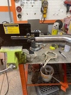 Bead rolling charge pipes
