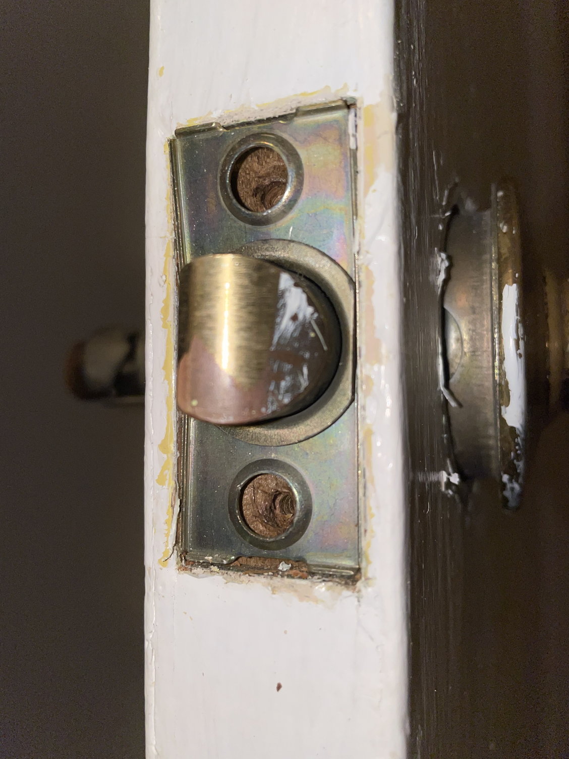 How to remove a Schlage door handle or knob - Quora