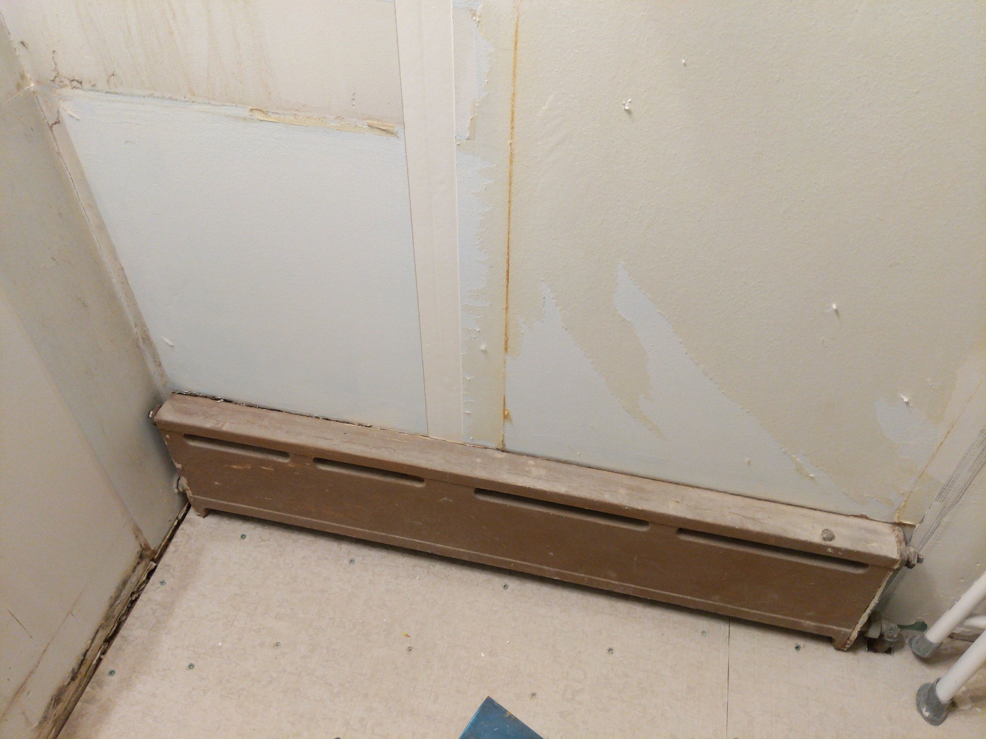 How to Calculate Cast Iron Baseboard Needed Per Room