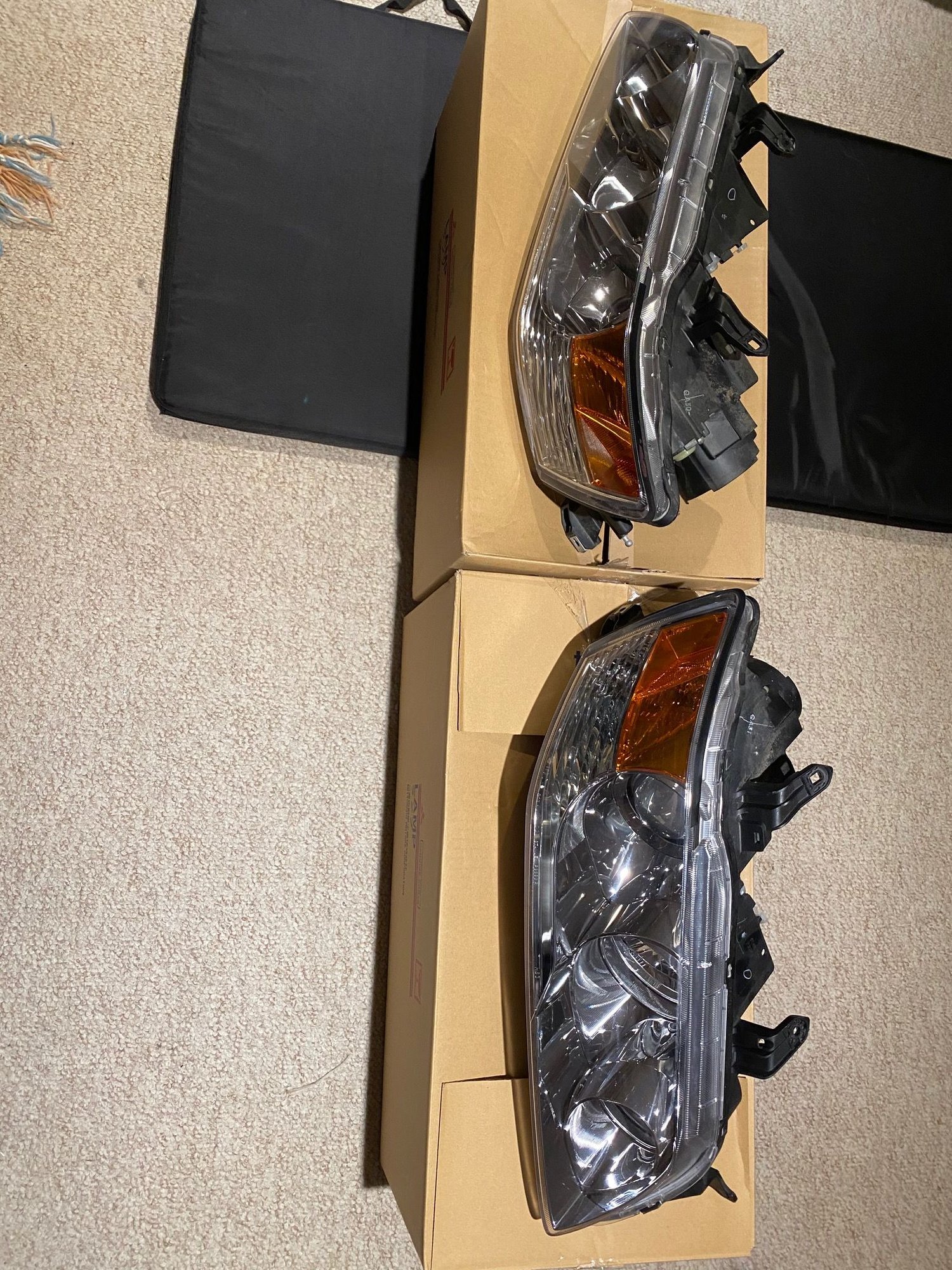 Exterior Body Parts - Stock Evo 8 Hid Headlights - Used - 2003 to 2006 Mitsubishi Lancer Evolution - Patchogue, NY 11772, United States