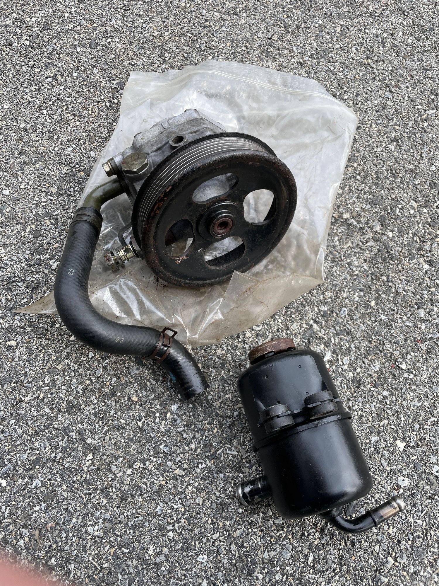 Steering/Suspension - Evo 8 - Power Steering Pump and Reservoir - Used - 2003 to 2005 Mitsubishi Lancer Evolution - Wingdale, NY 12594, United States