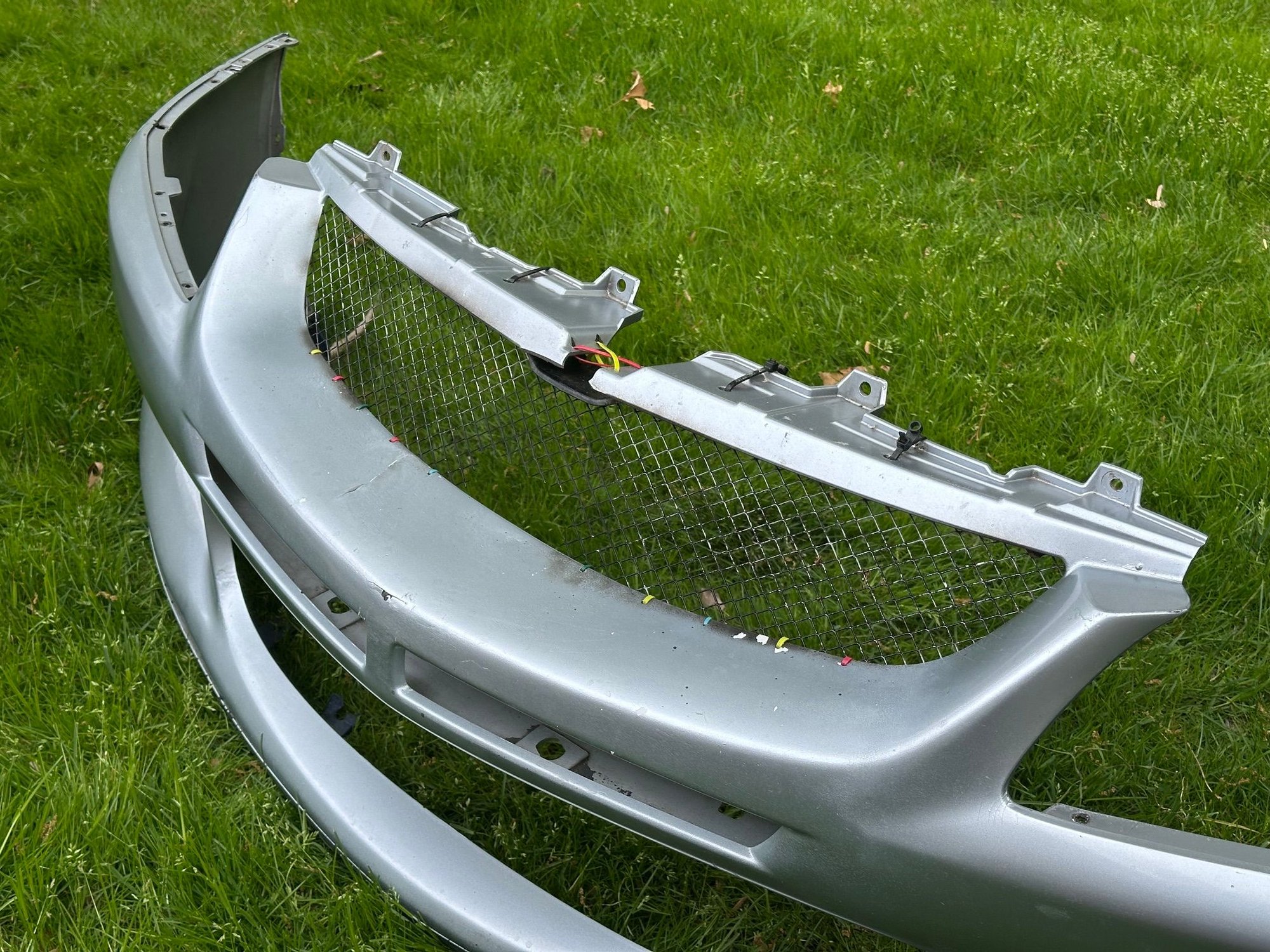 Exterior Body Parts - 2003-2006 Mitsubishi Evolution 8 9 Front Bumper (needs repairs) - Used - 2003 to 2006 Mitsubishi Lancer Evolution - Lincoln Park, NJ 07035, United States