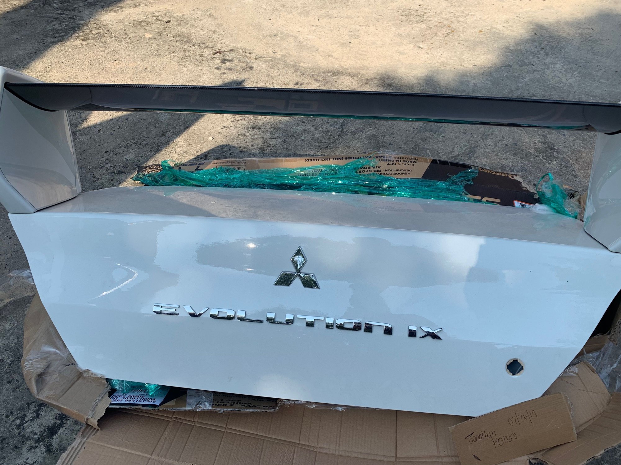 Exterior Body Parts - 2006 Evo 9 Trunk w/ Wing Wicked white from SSL - Used - Maspeth, NY 11378, United States