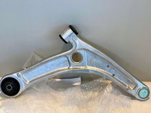 ^Lower control arm, front left-hand side 4013A181 