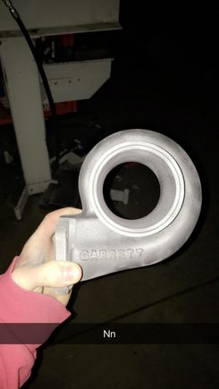 Sandblasting brakes, turbo, valve cover, bov, and wastegate for powder coating! 💥 

^this exhaust houseinf was super rusty before