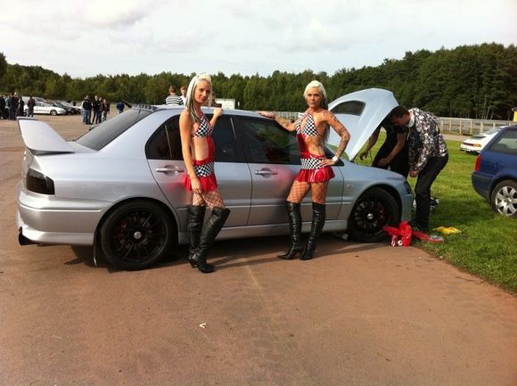 Evo &amp; two girls.. Not me
