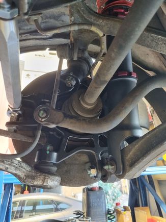 Pretty straight forward install. The whole handbrake assembly can stay together when swapping these over.