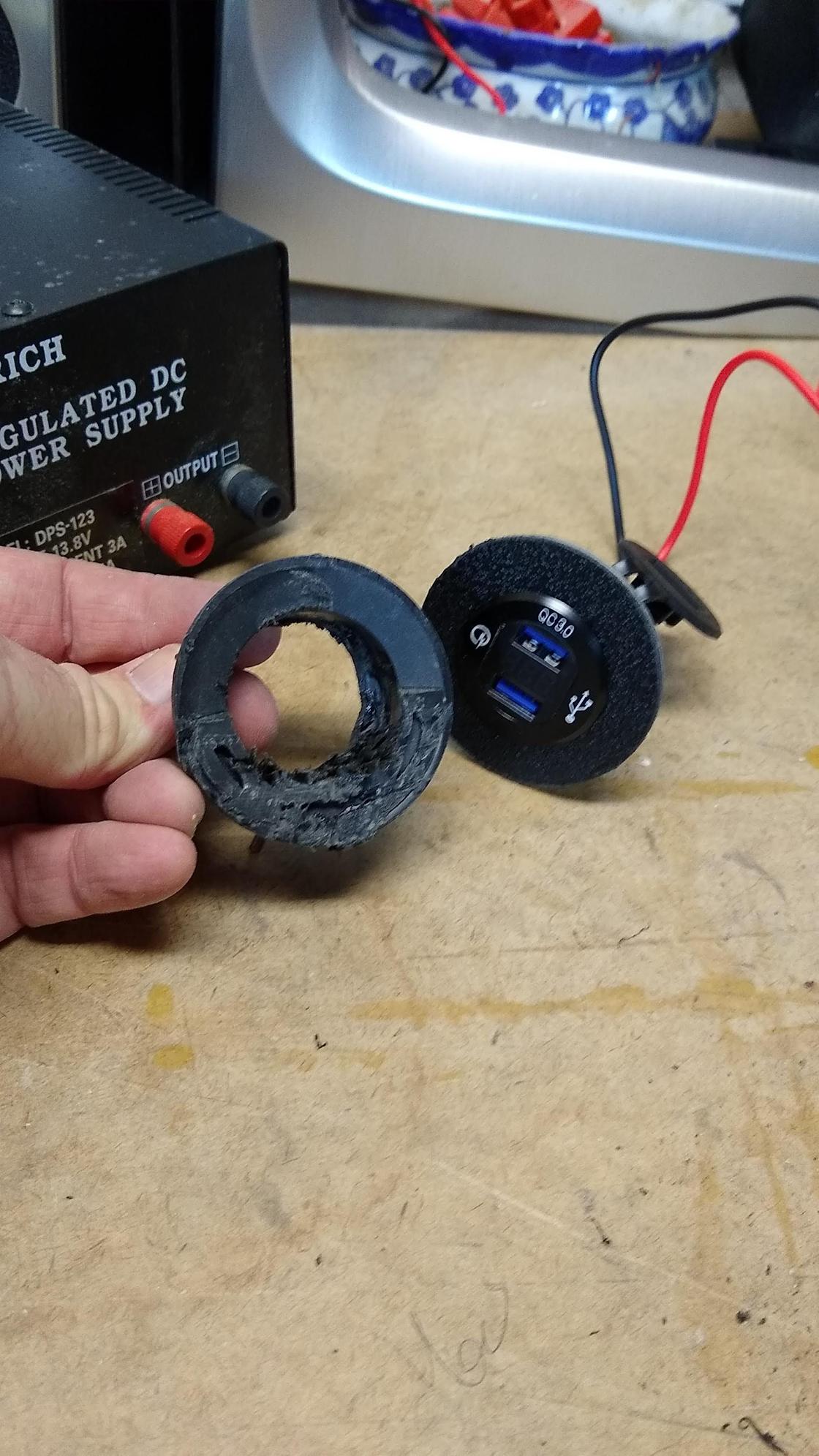 Yet Another Coin Holder Mod. (voltmeter & USB chargers) Ford F150