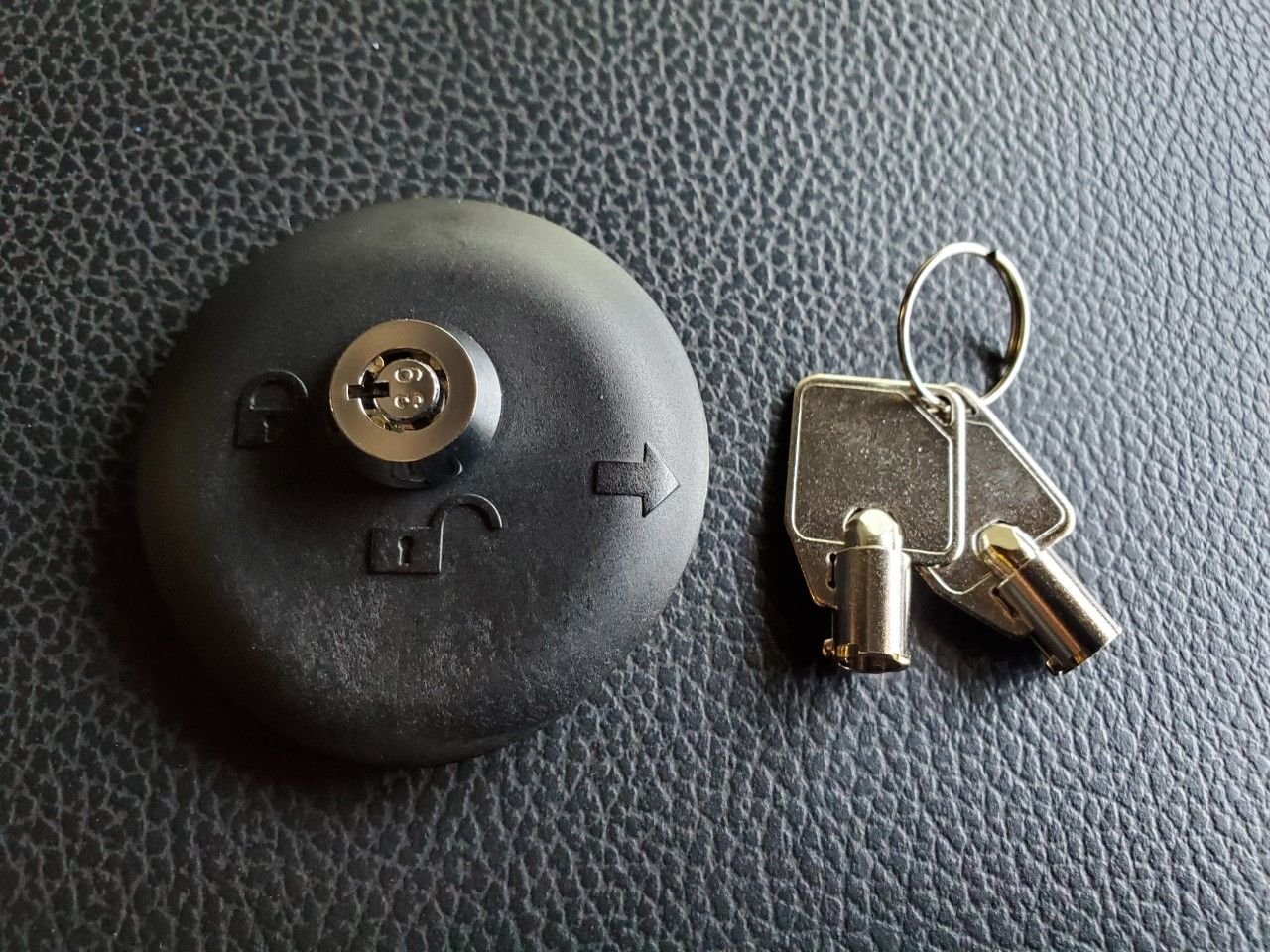 BU5Z9C268A Locking Fuel Fill Plug 2015+ F150s Ford F150 Forum