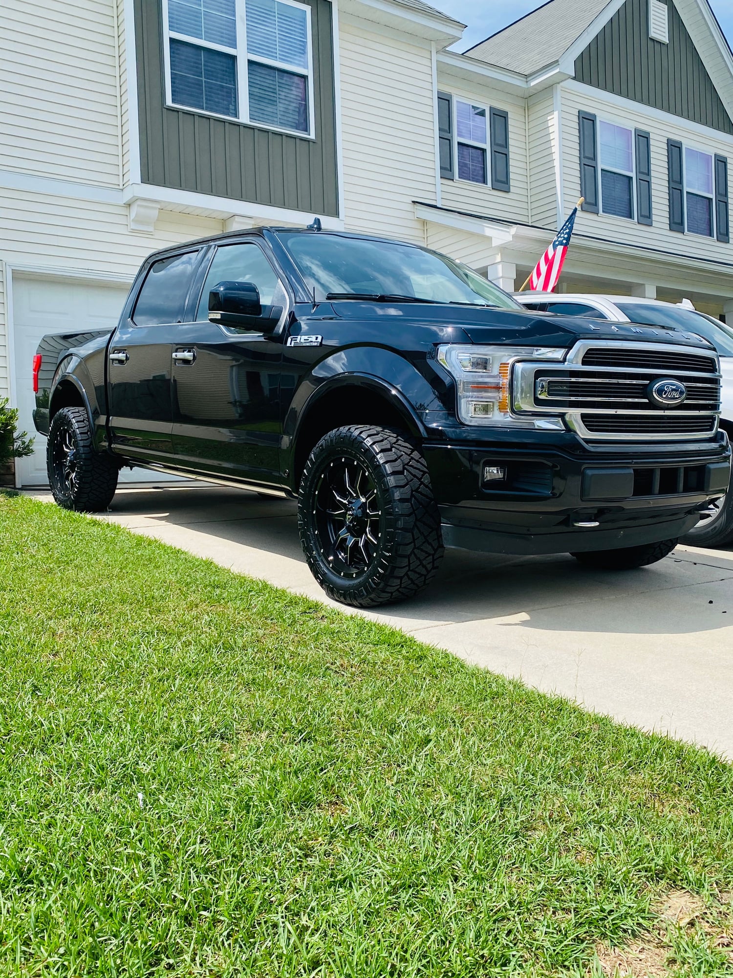 2011 ford f150 fx4 tire size
