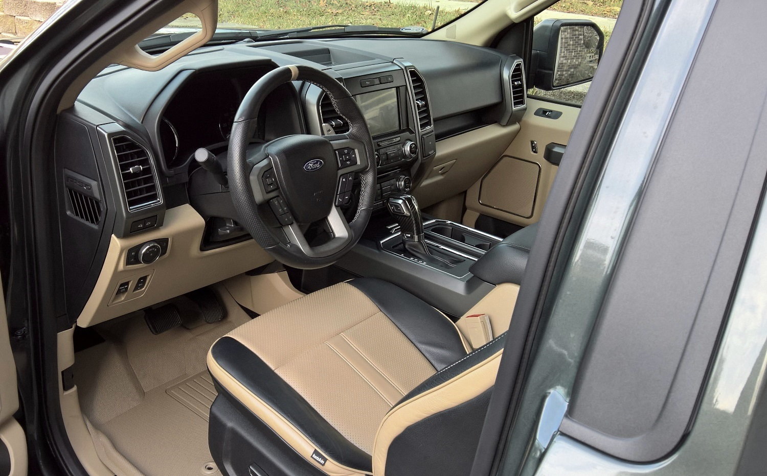 Posts Tagged: Ford Truck F-150 Interior Detail Carpet Shampoo