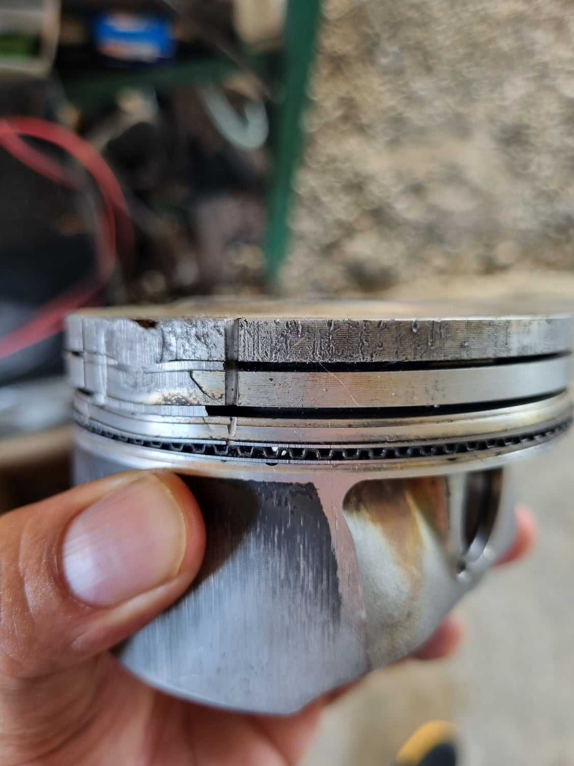 Severe piston damage - check pics - Rennlist - Porsche Discussion Forums