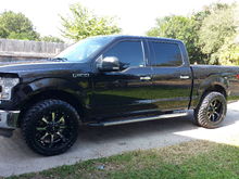 33" toyo mts on moto metal with 2" leveling kit and 4wd knuckle for 1 extra inch without loosing the angle;)