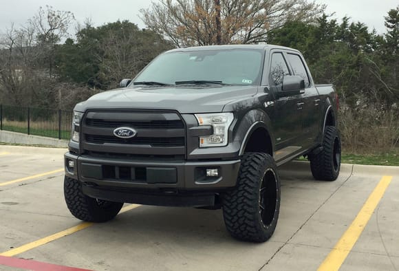 2015 F150 3.5 EB/ LOADED/ LIFTED and ready to roll!